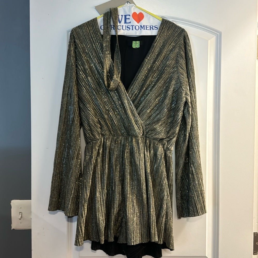 Lulus medium gold shimmer v neck long sleeve jumper with belt